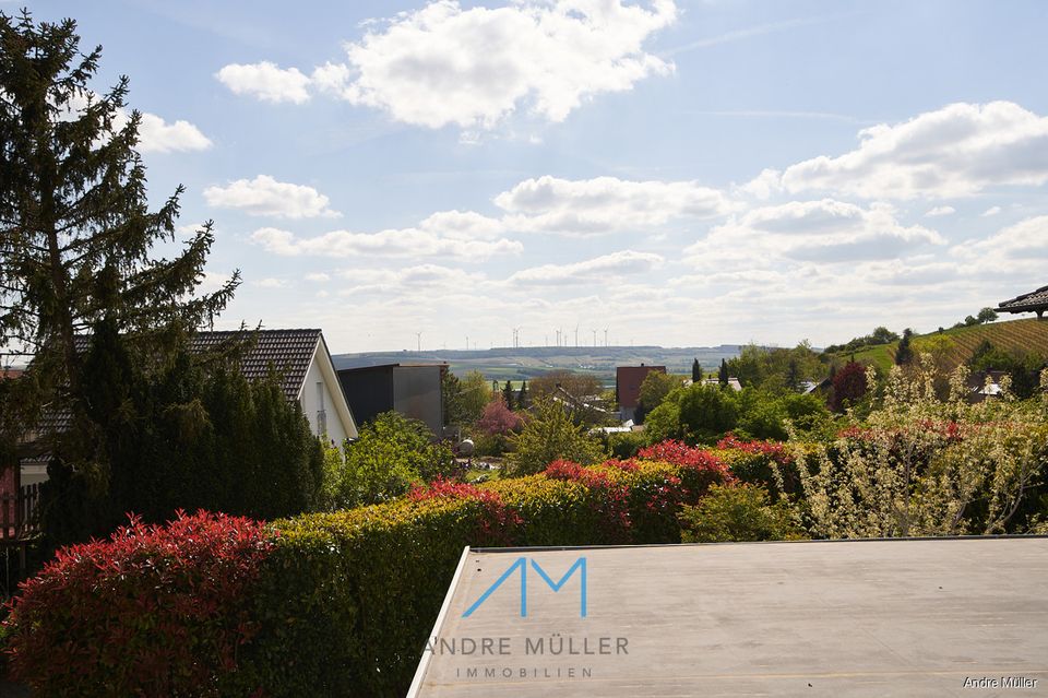 Traumhaftes Familienparadies! Doppelhaushälfte mit Garten und perfekter Aufteilung. in Ensheim