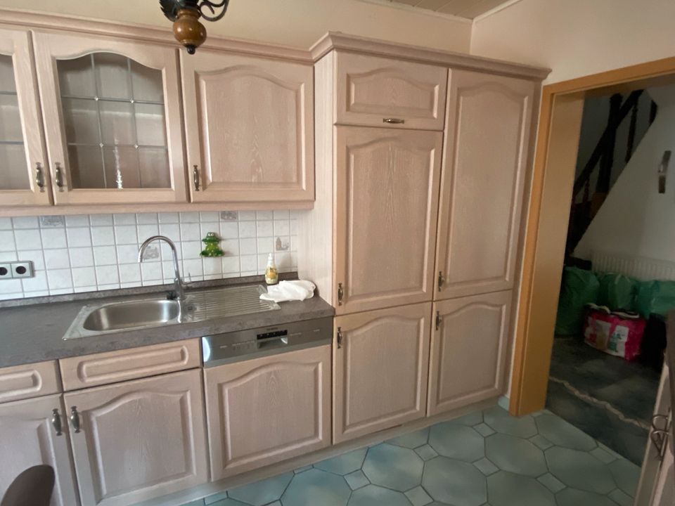Einbauküche / Küche mit Geräten in Halle