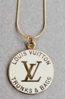 original LV Louis Vuitton Anhänger weiß Medaillon Münze Kette Berlin - Charlottenburg Vorschau