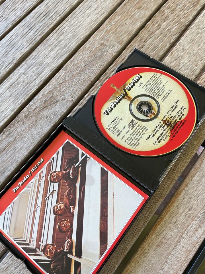 The Beatles Red Album 1962 - 1966 Doppel CD mit Lyrics - wie Neu in Aschaffenburg