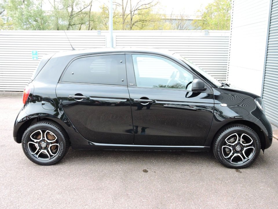 Smart ForFour DCT Passion Cool & Media RFK 1.Hd MwSt in Altbach