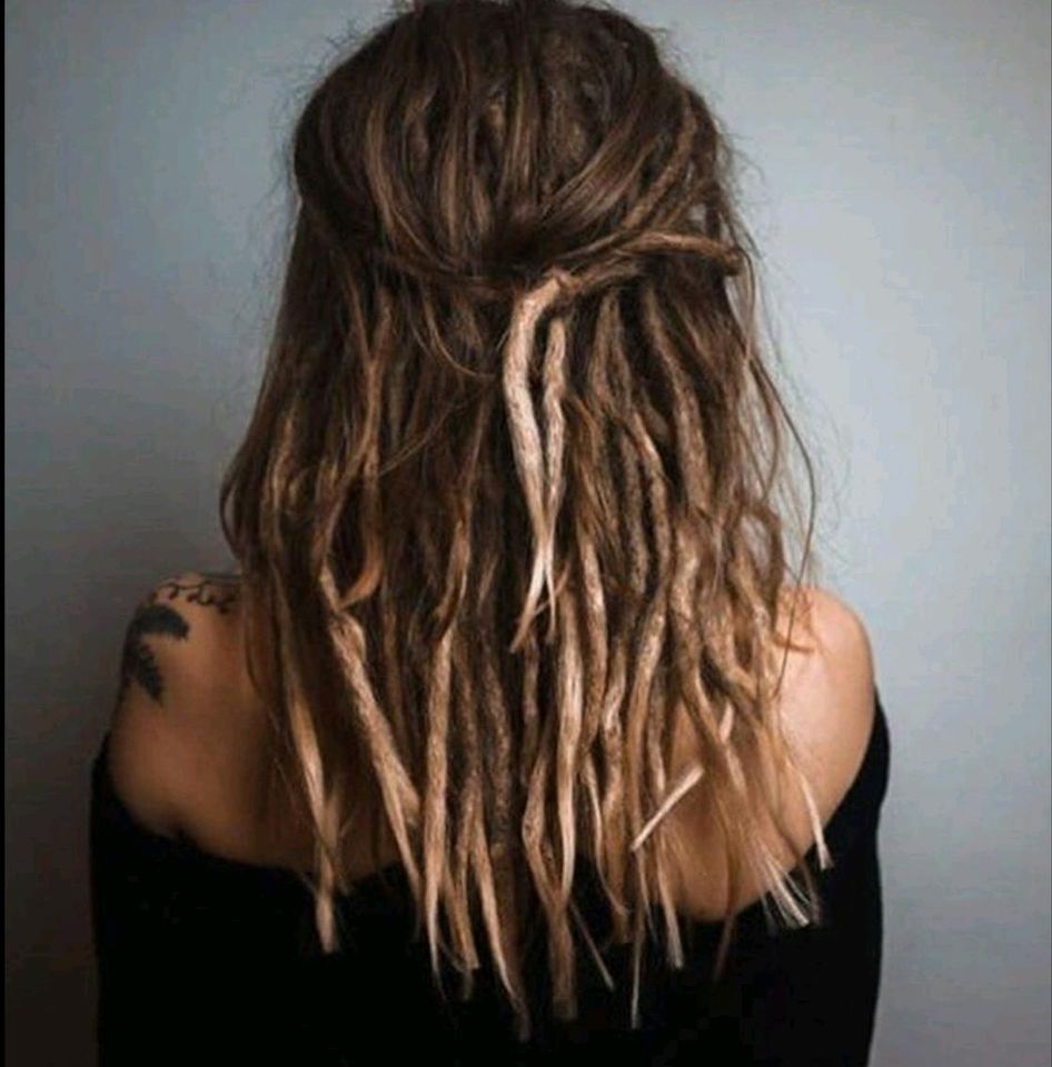 Ich flechte dir Dreadlock Extensions ein in Köln