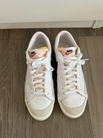 Nike Herren Sneaker Blazer Low 77 weiß beige gelb 44 Bayern - Schnaittach Vorschau