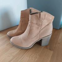 Stiefeletten Velours braun Gr. 40 Niedersachsen - Wendeburg Vorschau
