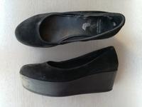 VAGABOND Pumps Gr38 Plateau Halbschuh Rauleder Wildleder Schwarz Dresden - Löbtau-Süd Vorschau