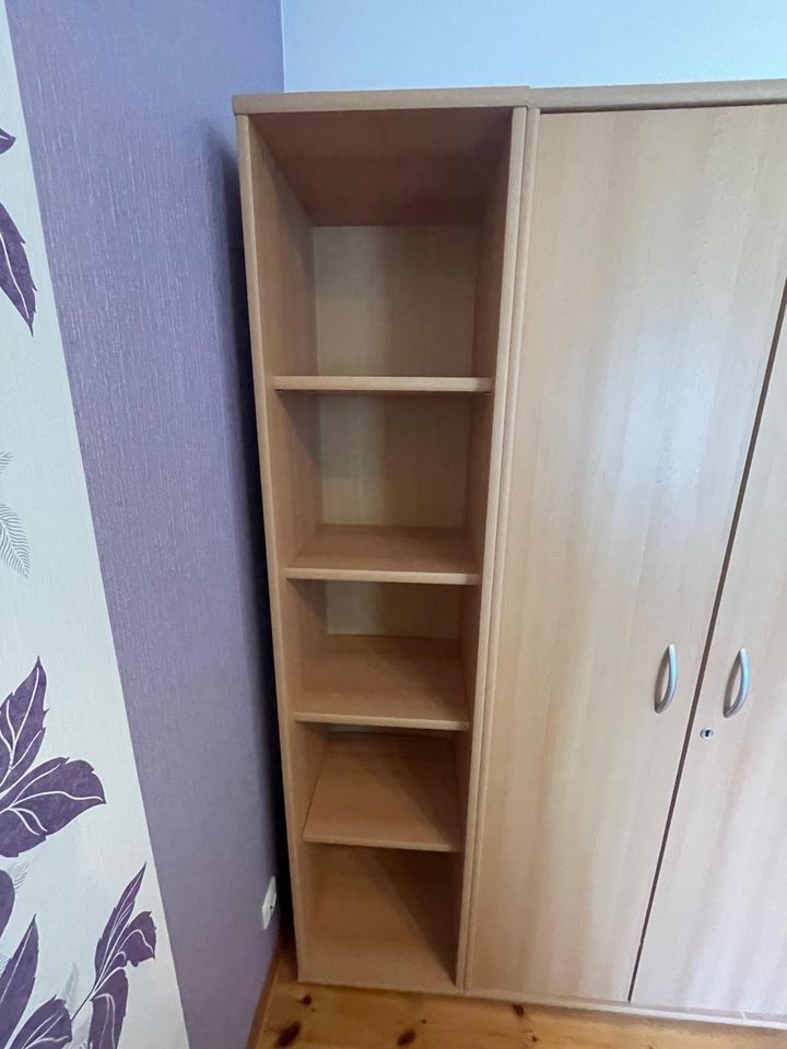 Schrank Aktenschrank Bücherschrank Kleiderschrank Kinderzimmer in Klütz