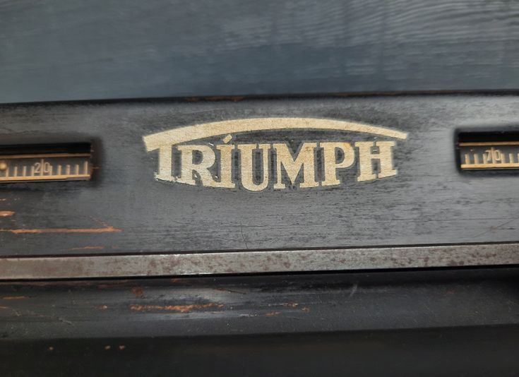 Schreibmaschine„Triumph Standard 12"- antik,ca. von 1930 -Vintage in Rust