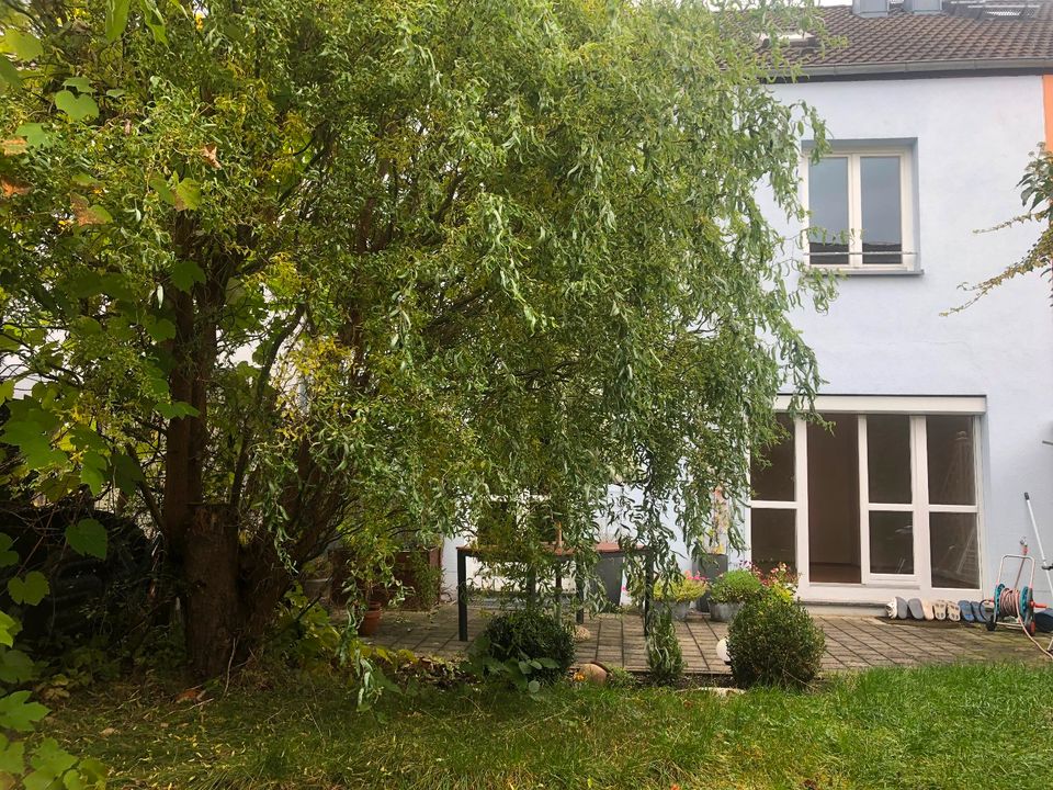 Reihenmittelhaus für große Familie, Parkettboden, 170m² WFL;232m² in Chemnitz