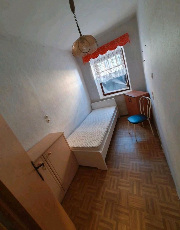 Pension Monteurzimmer Übernachtung Bett möbliertes Zimmer Schlaf. in Kamenz
