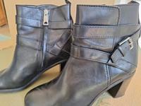 Ralph Lauren Damen Stiefelette Gr. 40 9B Leder schwarz wie neu Dortmund - Kirchhörde Vorschau