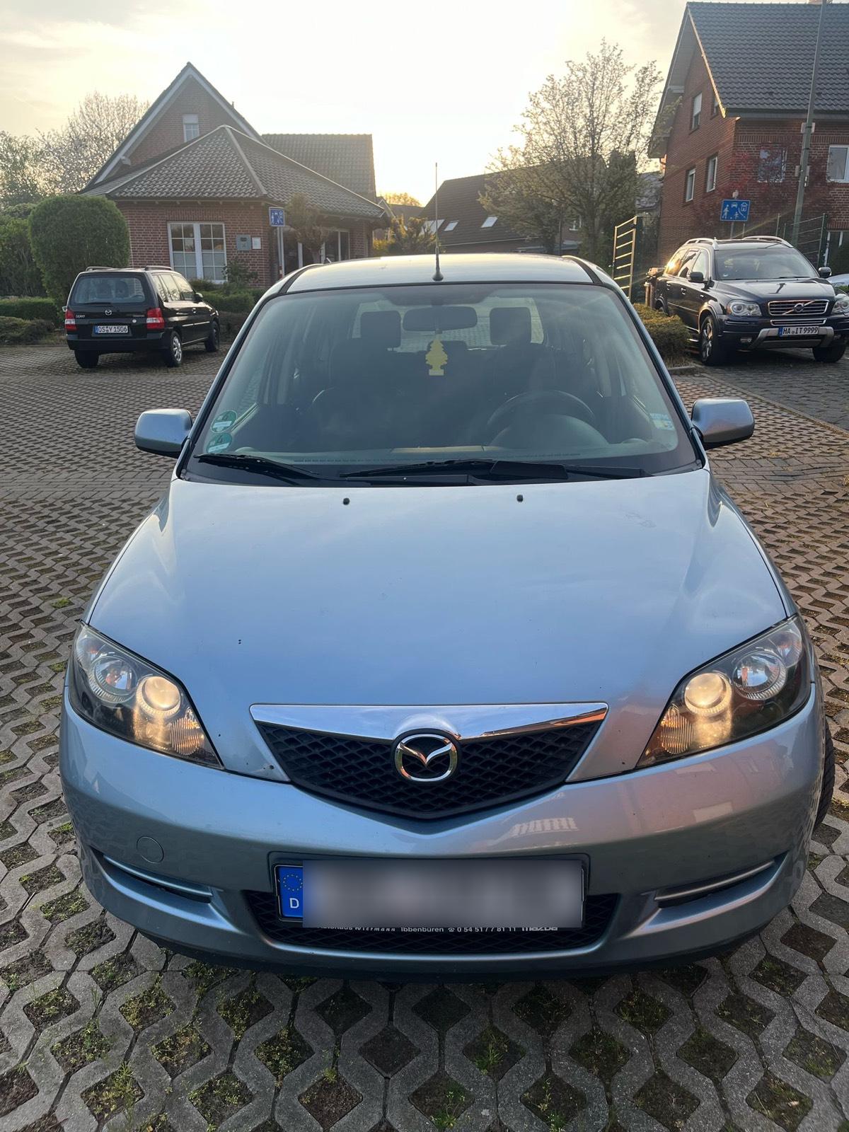 Abbildung des Autos Mazda 2 Benziner 1,4 TÜV…