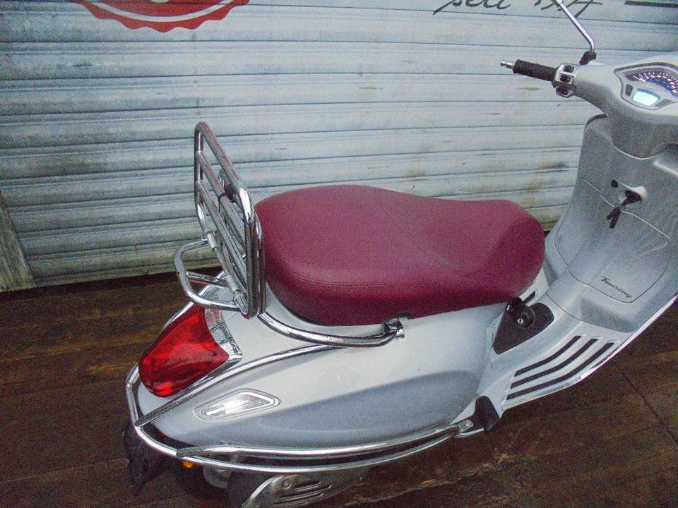 Vespa Primavera 50 4 Takt Touring in Bremen