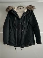 Kurzer Parka von H&M divided Gr. 38 schwarz mit Kunstfell Baden-Württemberg - Remshalden Vorschau