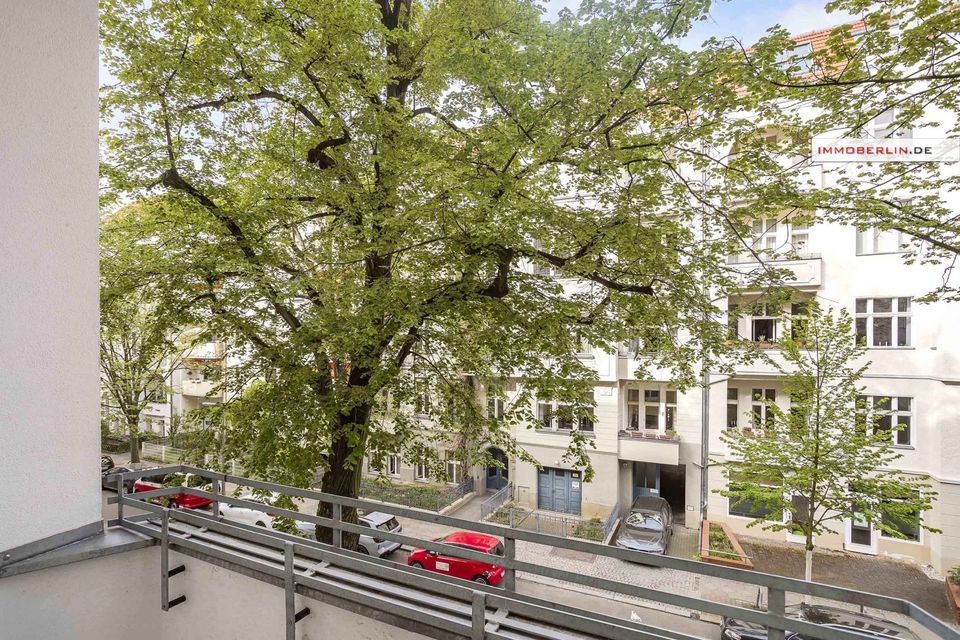 IMMOBERLIN.DE - Toplage! Prächtige Stuck-Altbauwohnung mit Loggia + Lift in erstklassigem Zustand in Berlin