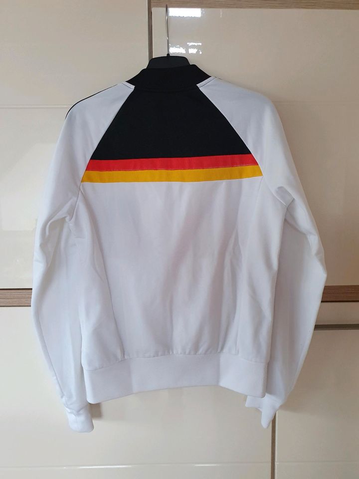 Adidas DFB Deutschland Track Top Jacke Damen weiß retro 1980 - 38 in  Baden-Württemberg - Esslingen | eBay Kleinanzeigen ist jetzt Kleinanzeigen