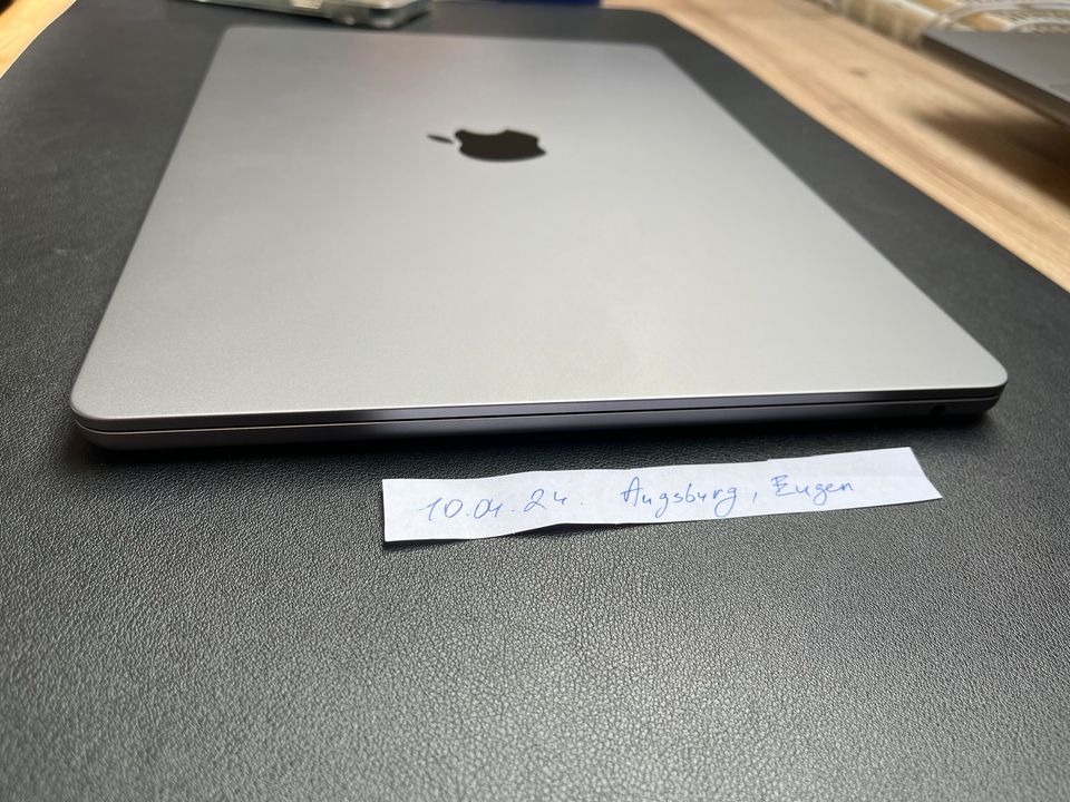 MacBook Air 2023 M2 15“ 512GB Space Grau TOP Zustand nur 20 Zykl. in Augsburg