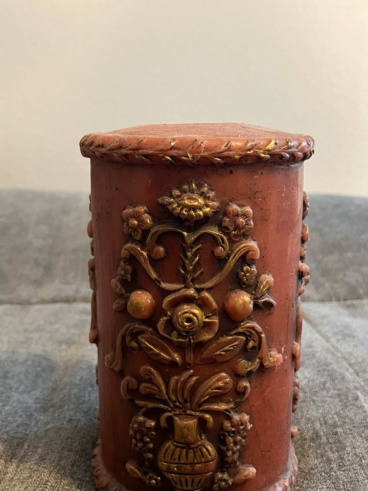 Antike Handgeschnitzte Kerze Wachs Blumenmotiv Vase Braun 18cm in Sankt Augustin