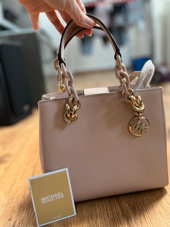 Michael Kors Handtasche, Cynthia wie neu in Naumburg (Saale)