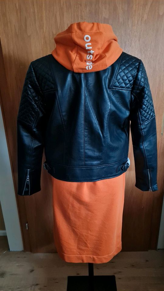 Pepe Bikerjacke 45€+Tasche 12€/55€(Hoodiekleid verkauft) in Volkmarsen