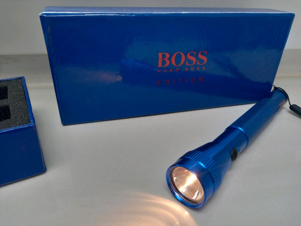 HUGO BOSS TASCHENLAMPE,NEU,MIT OVP in Rehlingen-Siersburg