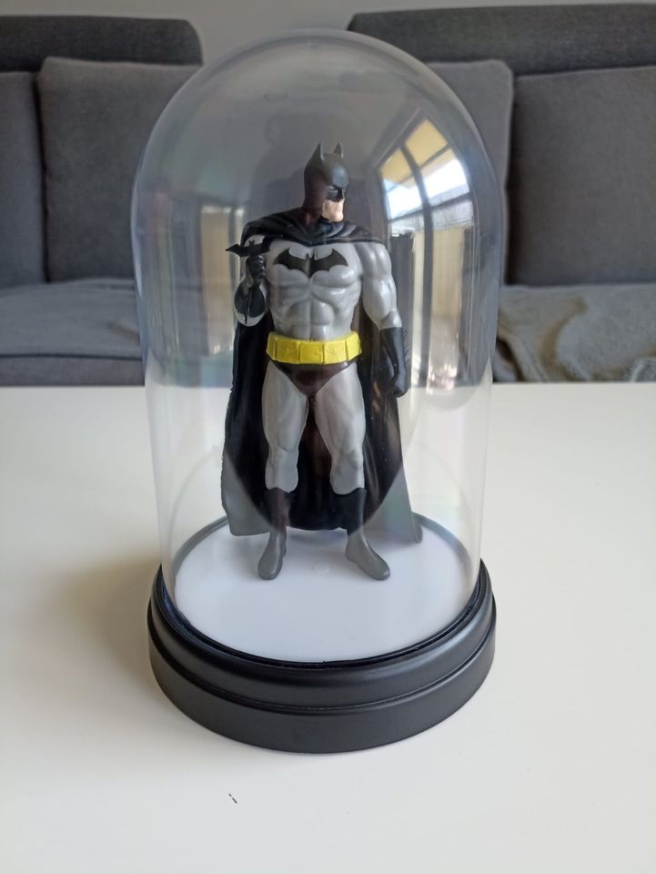 Batman Figur Glas DC Comic Beleuchtung Licht Sammler Statur in Berlin