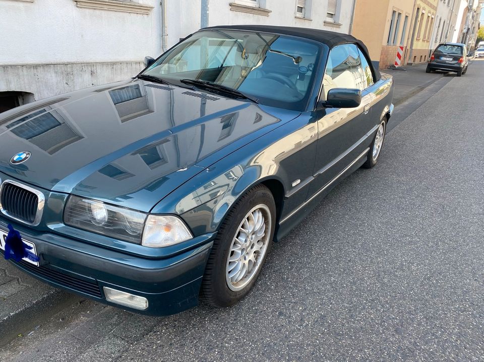 BMW Cabrio 318i mit Hardtop in Bonn