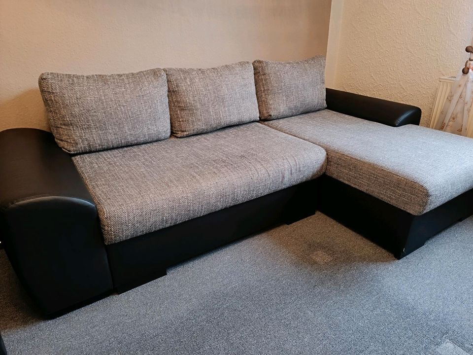 Couch/ Sofa, ausziehbar! in Beeskow