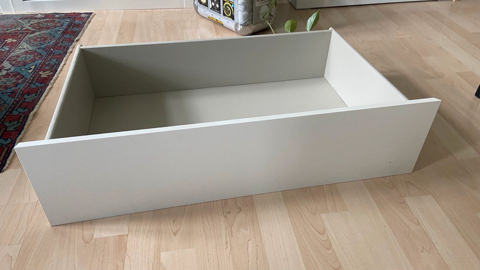 Ikea Malm Schubladen hell beige / off-white in Berlin