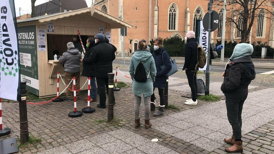 Erdbeerverkaufsstand Verkaufsstand Verkaufshütte Marktstand Weihnachtsmarktstand Weihnachtsmarkthütte Markthütte Imbiss  Kiosk  Wurstbude in Rödinghausen