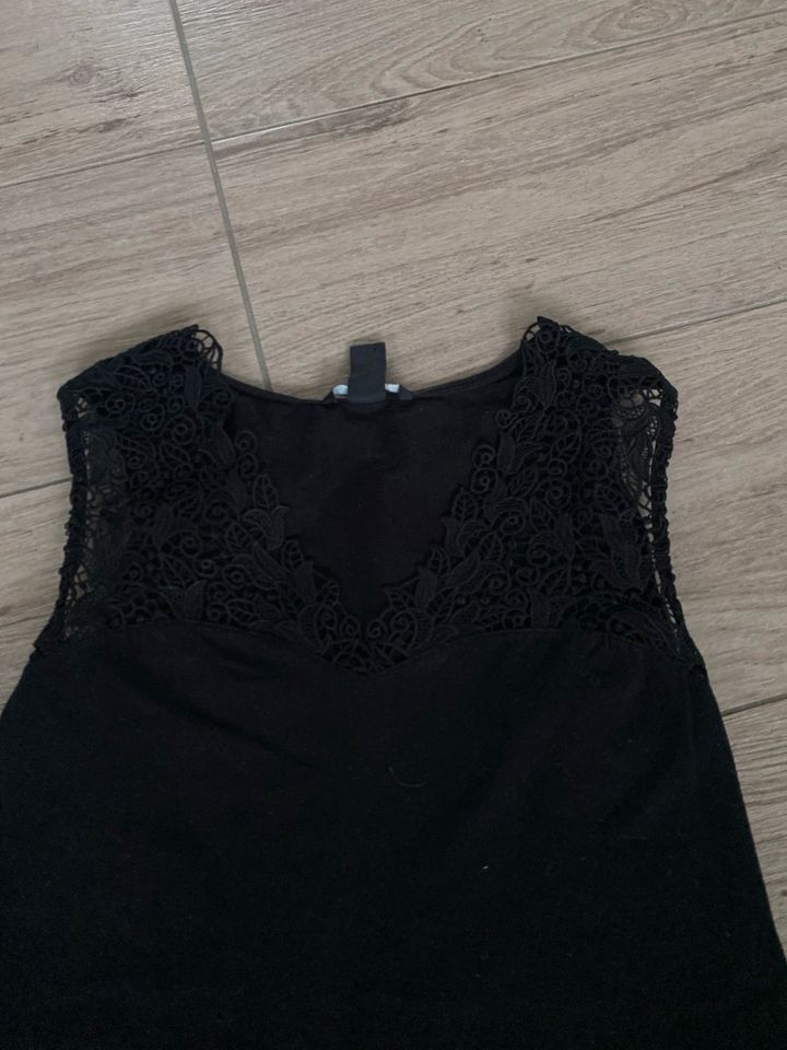 H&M Top schwarz in L in Salzhausen