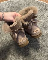 Ugg Stiefel mini mit Schleife in Caramel/Beige Schleswig-Holstein - Sieverstedt Vorschau