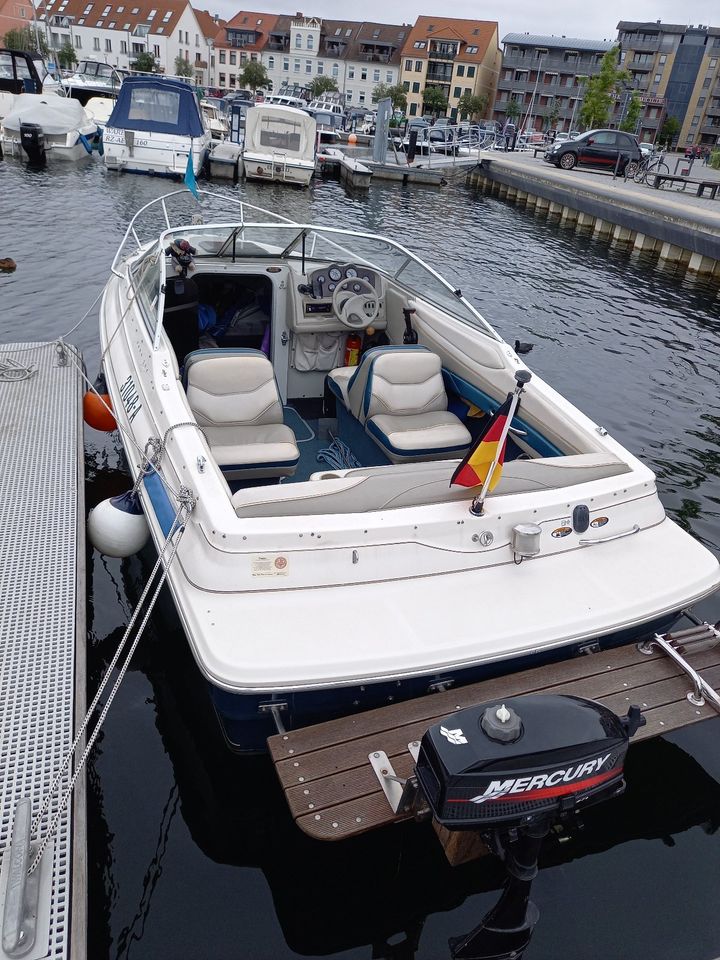 Sportboot (GFK) in Fröndenberg (Ruhr)