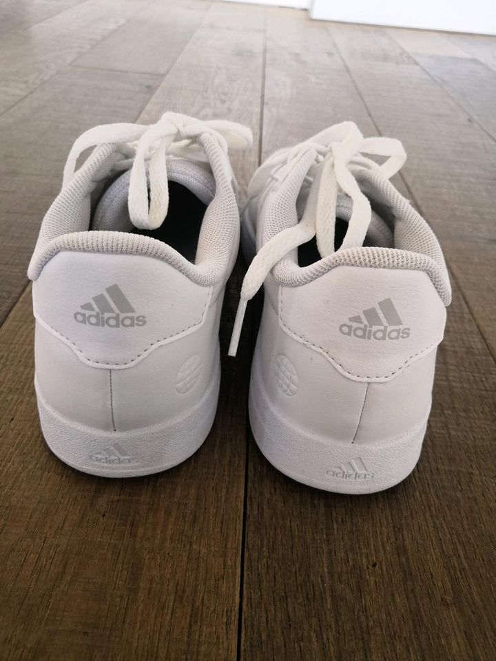 Adidas sneaker Turnschuhe Breaknet 2.0 Gr. 40 neuwertig in Kirchberg (Hunsrück)