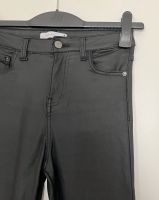 Jeans coated beschichtet Skinny High Waist schwarz Reserved Gr 36 Hessen - Wiesbaden Vorschau