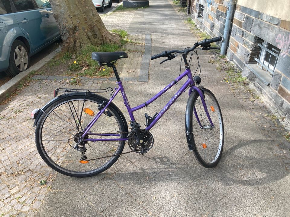 Fahrrad Damen Mädchen lila City Bike in Leipzig