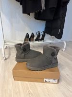 Ugg Boots Bailey Button mini Grau Knopf 39 Herzogtum Lauenburg - Wentorf Vorschau