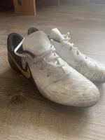 Fußballschuhe Nike Gr. 40 Östliche Vorstadt - Peterswerder Vorschau