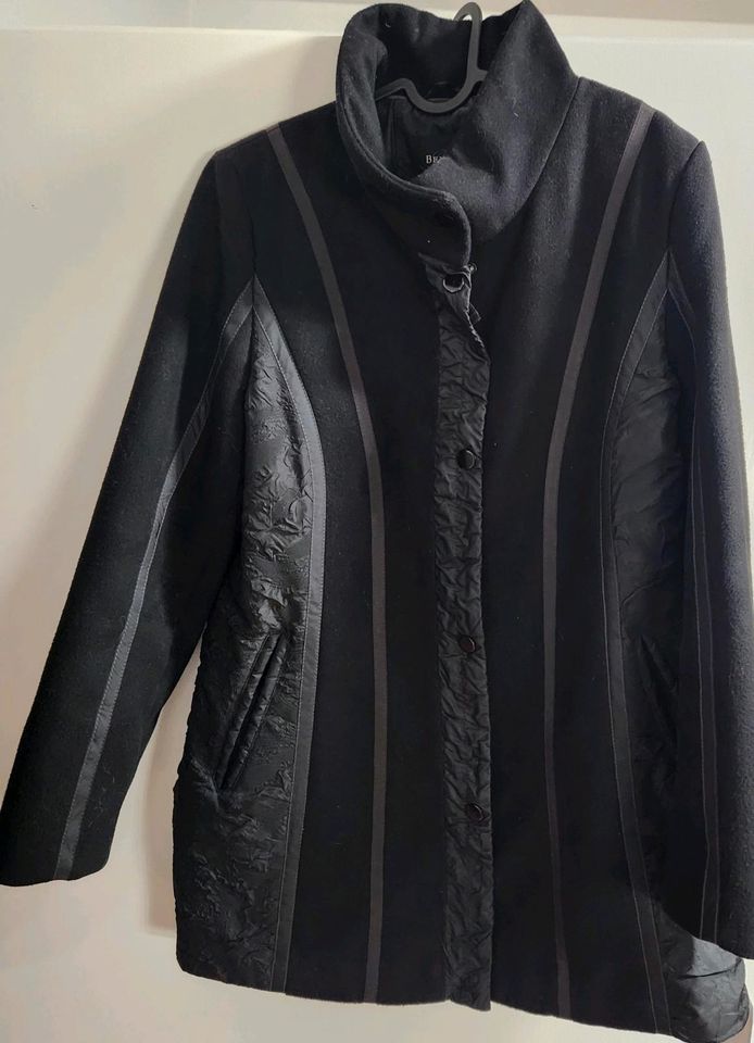Bexleys schwarzer Mantel mit tollem Muster 40 in Kappel-Grafenhausen