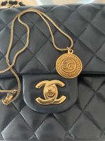 Chanel Medaillon Kette zur Tasche 90s Anhänger vintage!! Bielefeld - Gadderbaum Vorschau