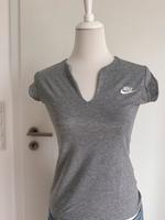 Nike Sport Shirt Größe S in grau für Damen Nordrhein-Westfalen - Meschede Vorschau