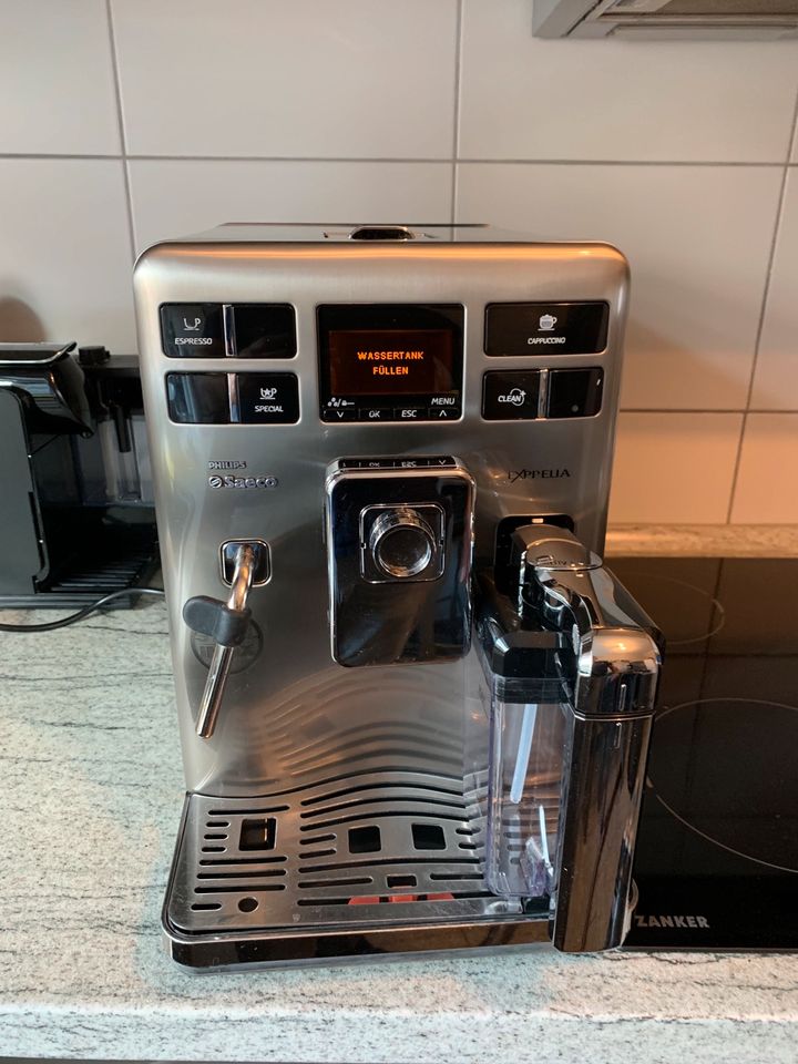 Kaffevollautomat Philips Saeco Exprelia HD8856 in Wolfenbüttel