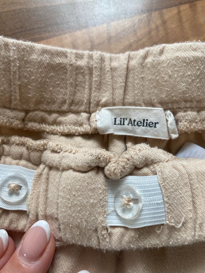 Lil‘ Atelier Hose Größe 116 Creme/beige in Wiesloch