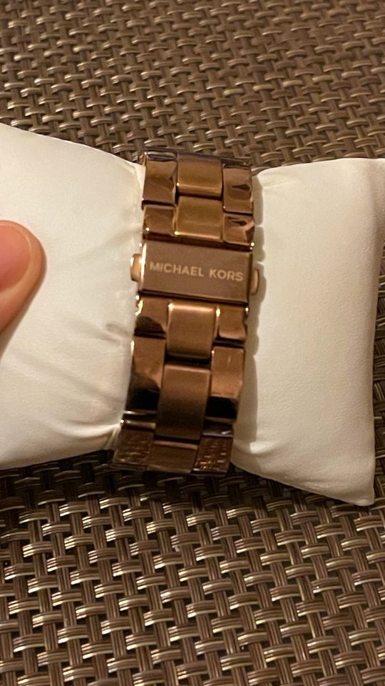 Michael Kors Uhr Damen in Kupferfarben mit blauem Ziffernblatt in Hamburg