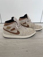 Nike Air Jordan 1 Mid SE Gr 41  in Orewood Brown/Metallic Gold Baden-Württemberg - Birkenfeld Vorschau