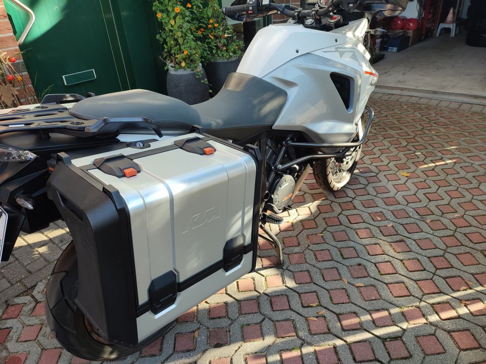 Motorrad KTM 1290 Super Adventure in Braschwitz