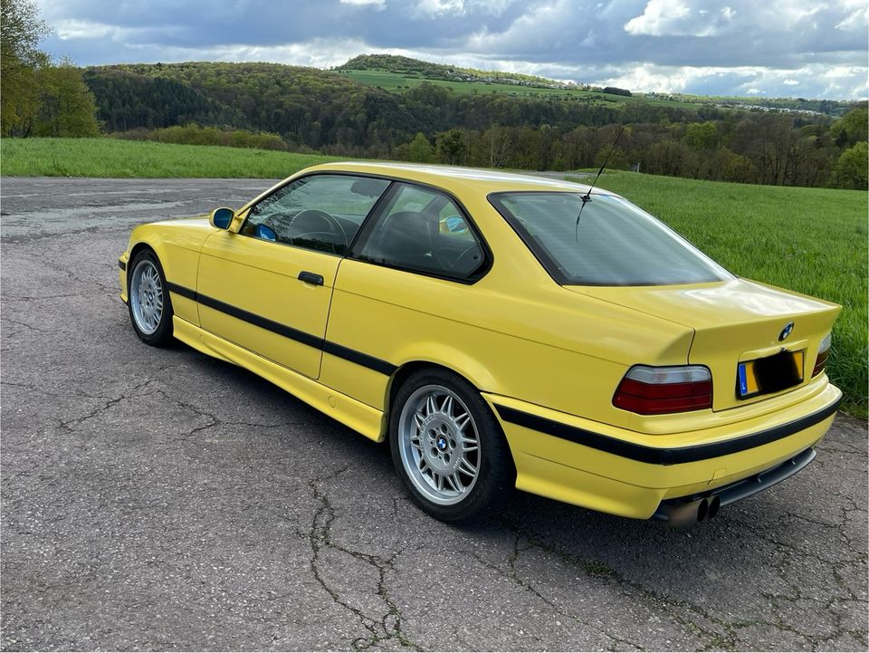 BMW E36 M3 Dakargelb in Perl