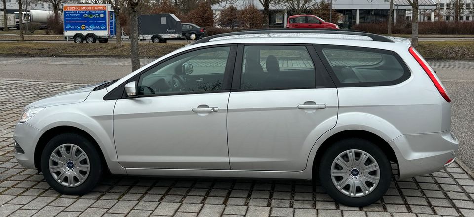 Ford Focus 1,6TDCi DPF *Zahnriemen neu* in München