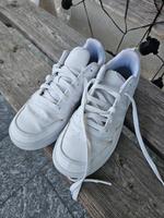 Nike Sneaker in weiß gr 36.5 Bayern - Kulmbach Vorschau