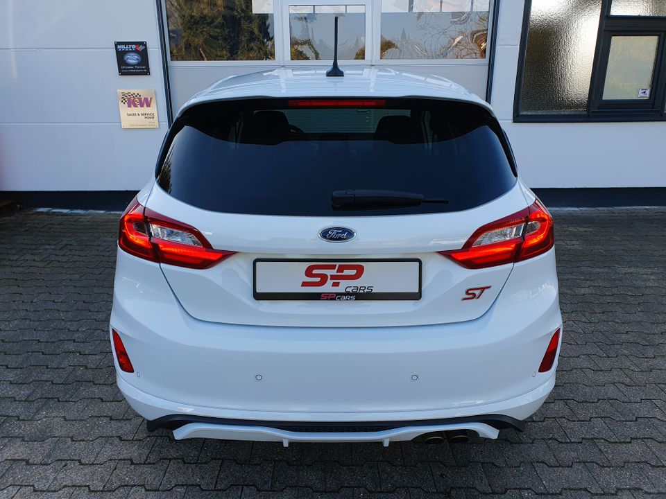 Ford Fiesta ST*LED*PDC*NAV*SHZ*Keyless*Scheckheft in Schwäbisch Gmünd