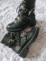 Bullboxer Stiefeletten Stiefel Metallnieten schwarz neu 36 Bayern - Türkheim Vorschau